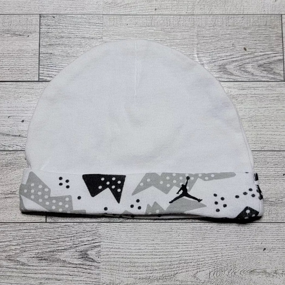 Nike Air Jordan Infant 100% Cotton Winter Cuffed Beanie Cap Size 0-6 Months
